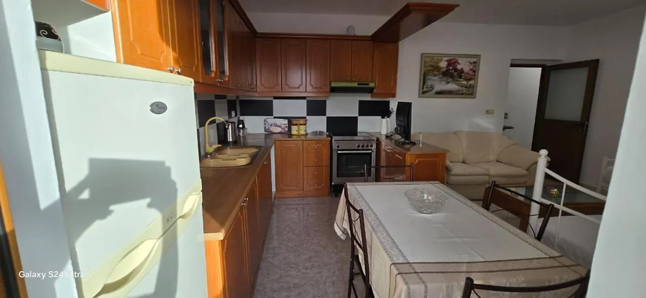 Adri Prefect Apartment كساميل