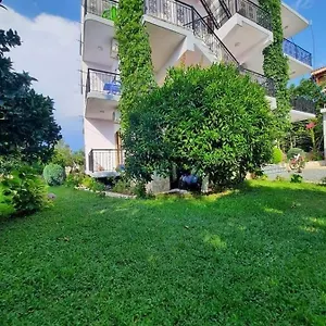 Green Apartments Ksamil